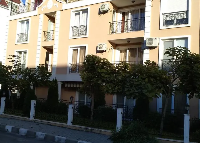 Gracia Апартамент Равда